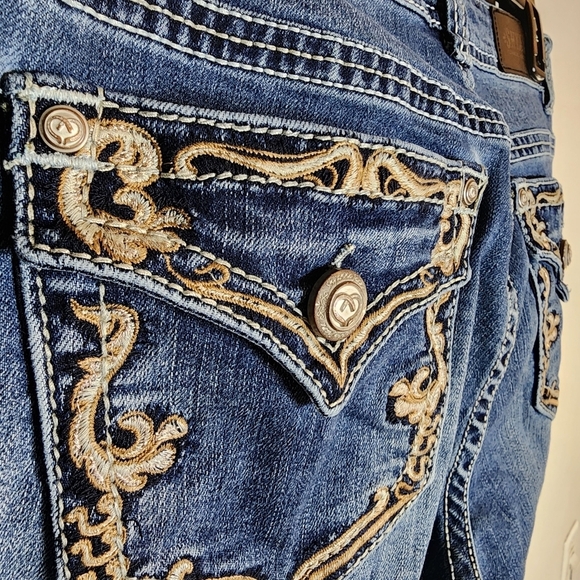 Shyanne bootcut embroidered jeans.  Women's size 30 Short. 31" inseam. - Picture 10 of 14